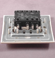 【abb大蹺板開關(guān)面板_au16353-ww_3位單控_白色方形_帶指示燈指示帶】_價(jià)格報(bào)價(jià)_實(shí)拍圖片_參數(shù)-好住網(wǎng)